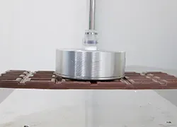 板チョコ吸引保持の様子