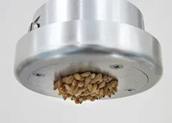 ごま吸引保持の様子