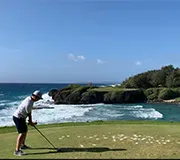 趣味であるゴルフやサッカー